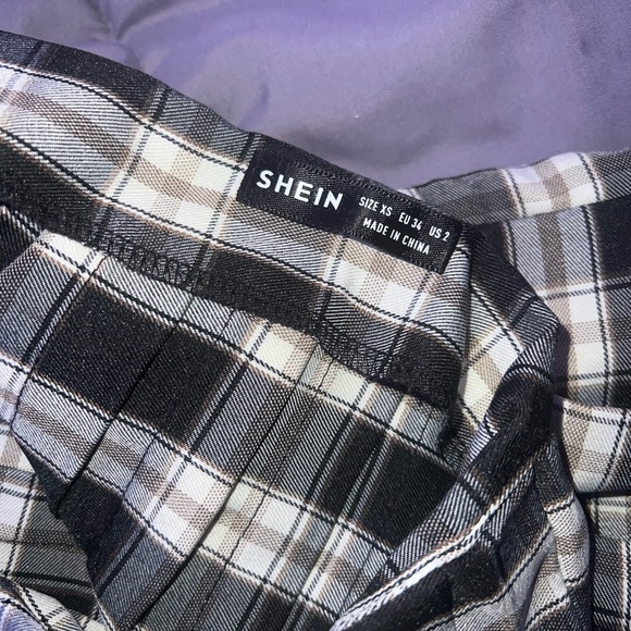 Plaid shein skirt xs - Picture 2 of 3